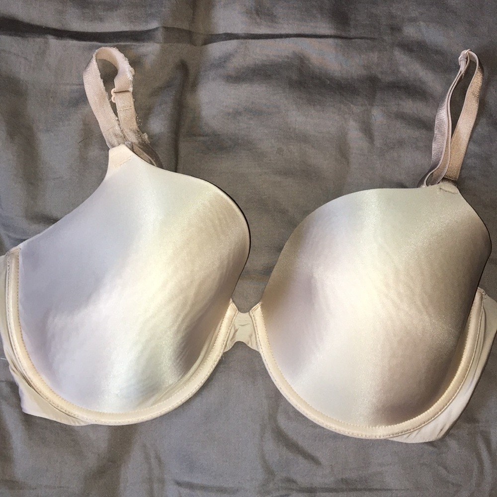 38DD VS Nude Bra